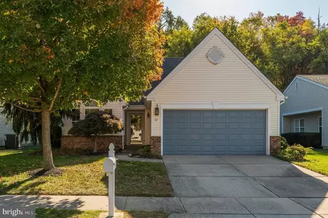 32 Clifford Ct, Mount Laurel, NJ 08054