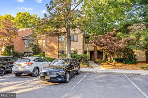 505 A Cypress Point Cir, Mount Laurel, NJ 08054