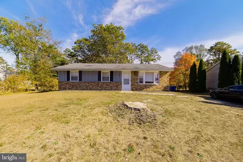 305 Blackfoot Trl, Browns Mills, NJ 08015