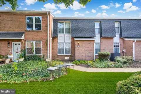 2118 Harbour Dr, Palmyra, NJ 08065