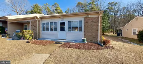 6 Gramercy Pl, Southampton, NJ 08088