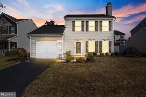 47 Arrowhead Dr, Burlington, NJ 08016