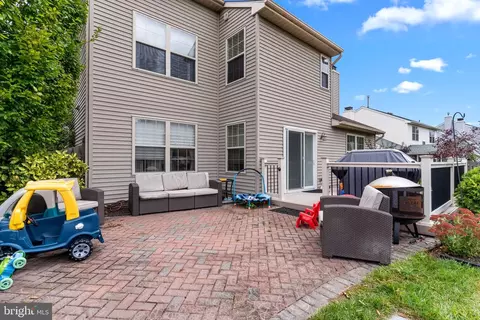 Exterior - 17 Springcress Dr, Delran, NJ 08075 photo 5 of 8