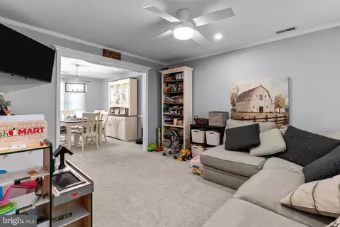 Entry Way - 17 Springcress Dr, Delran, NJ 08075 photo 2 of 6