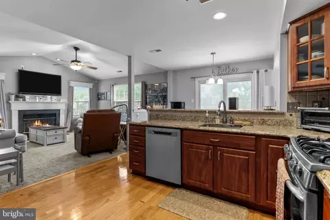 Kitchen - 17 Springcress Dr, Delran, NJ 08075 photo 1 of 2