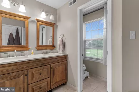 Bath - 17 Springcress Dr, Delran, NJ 08075 photo 3 of 3