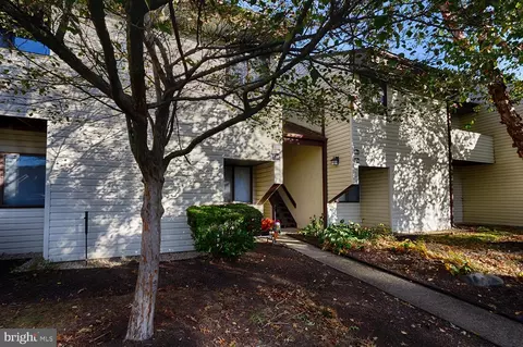 17 A Daisy La, Mount Laurel, NJ 08054