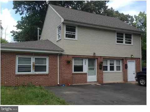 102 Spruce St, Delran, NJ 08075