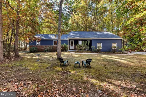 1 Red Oak Dr, Tabernacle, NJ 08088