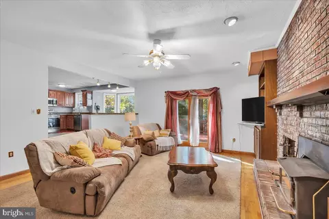 1 Red Oak Dr, Tabernacle, NJ 08088 photo 6