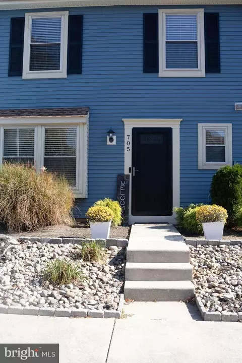 705 Roberts Ln, Marlton, NJ 08053