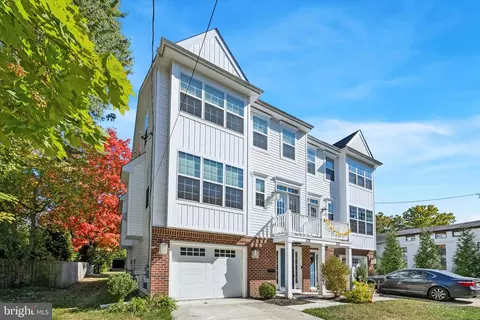 325 N Washington Ave, Moorestown, NJ 08057