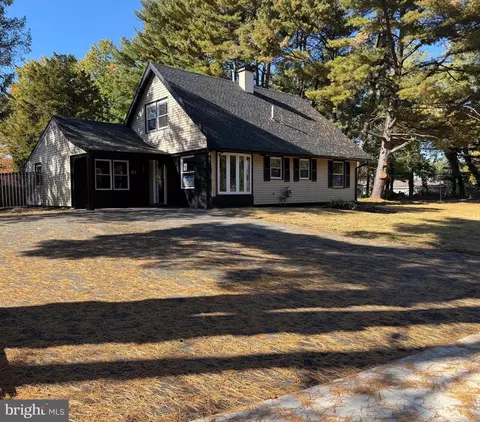 51 Bradford Ln, Willingboro, NJ 08046