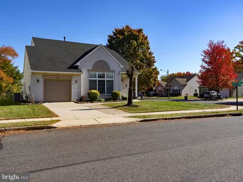 200 Wagon Wheel Ln, Columbus, NJ 08022