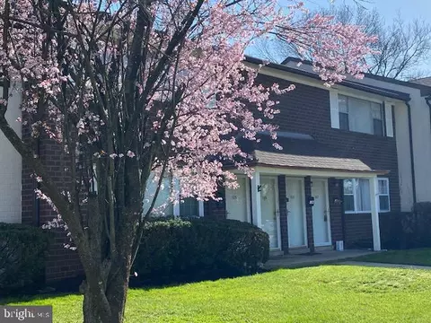 810 N Forklanding Rd #107, Maple Shade, NJ 08052