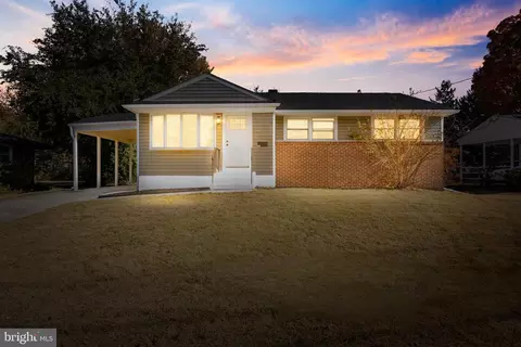 44 Lansdowne Rd, Burlington, NJ 08016