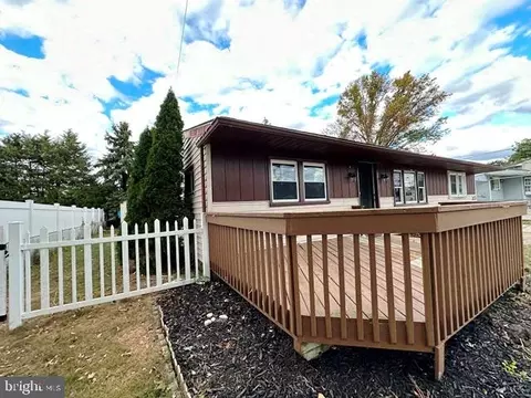 Exterior - 315 Collins Ln, Maple Shade, NJ 08052 photo 1 of 2
