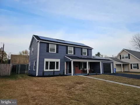 75 Boxwood Ln, Willingboro, NJ 08046