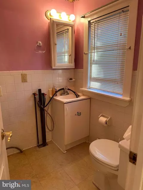 Bath - 611 Walnut St, Delanco, NJ 08075 photo 1 of 2