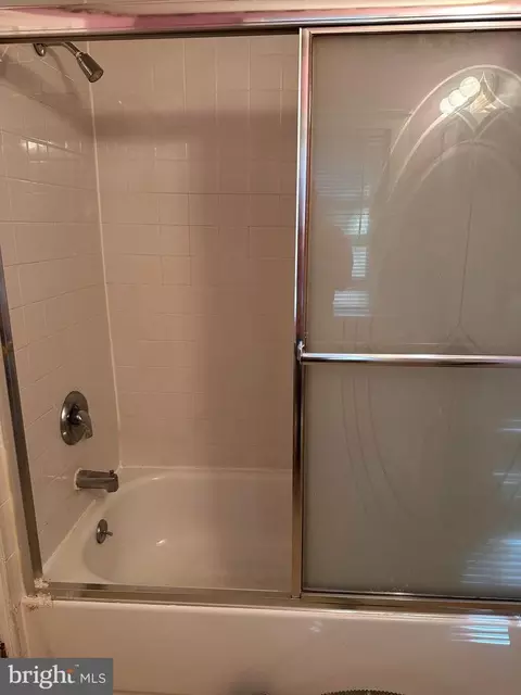 Bath - 611 Walnut St, Delanco, NJ 08075 photo 2 of 2