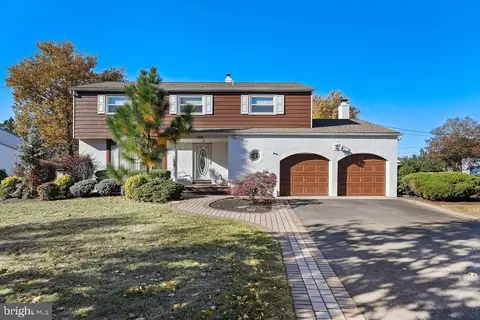 605 Hartford Dr, Cinnaminson, NJ 08077