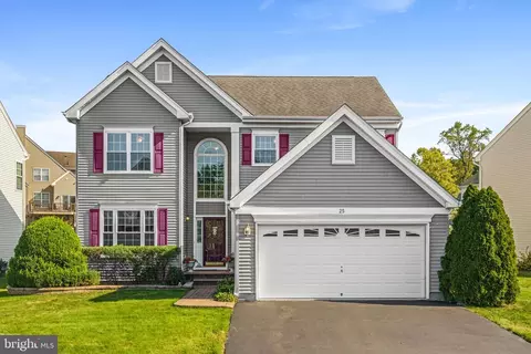 25 Seneca Ln, Bordentown, NJ 08505