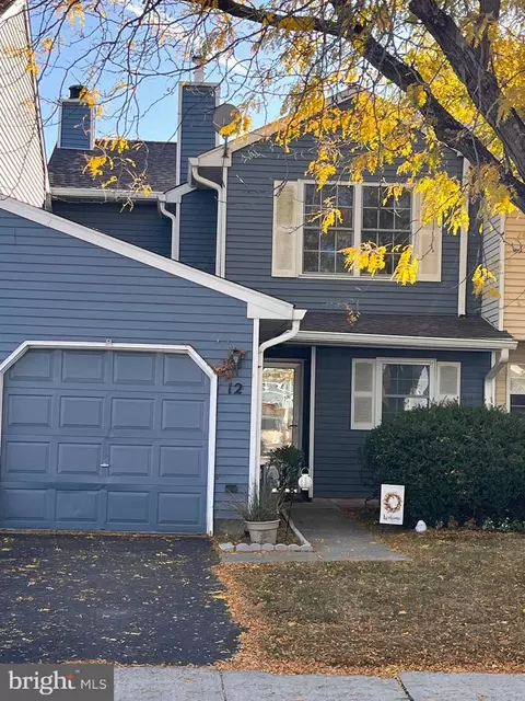 12 Hattaras Ct, Bordentown, NJ 08505