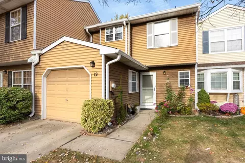 12 Amherst Ct, Bordentown, NJ 08505