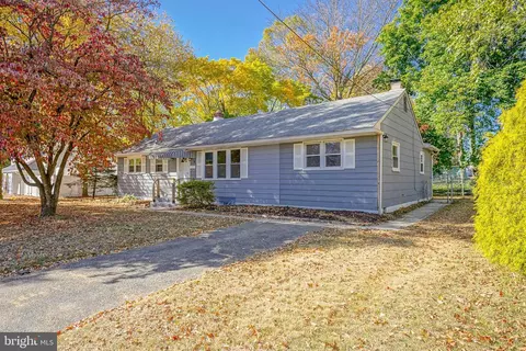 26 Thornton Pl, Mount Holly, NJ 08060