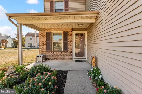 71 E Peachtree Ct, Mount Laurel, NJ 08054