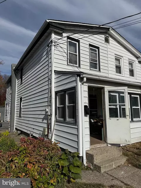 229 Chestnut St, Mount Holly, NJ 08060