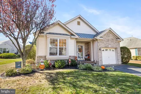 111 Glengarry Ln, Hainesport, NJ 08036