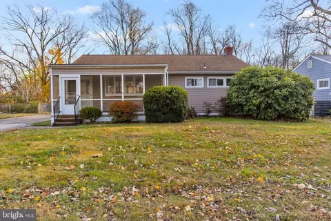 20 Yorktown Rd, Bordentown, NJ 08505