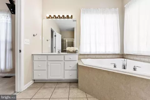 Bath - 8 Wolverton, Delanco, NJ 08075 photo 1 of 2