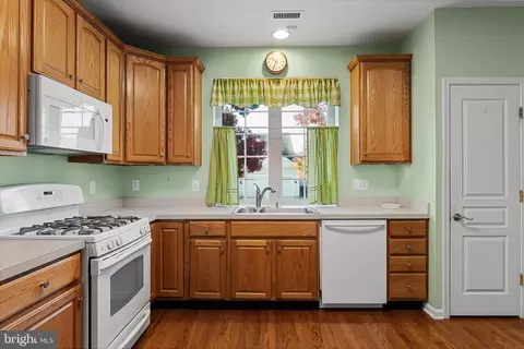 Kitchen - 8 Wolverton, Delanco, NJ 08075 photo 3 of 3