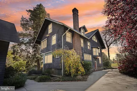 901 Thomas Ave, Riverton, NJ 08077