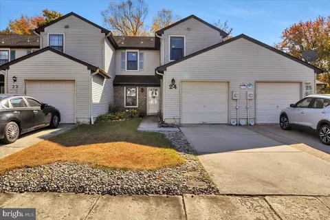 24 E Oleander Dr, Mount Laurel, NJ 08054