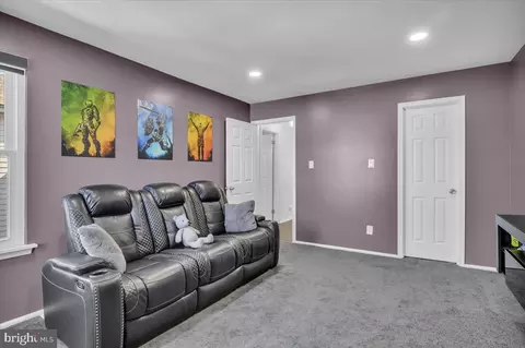 Entry Way - 24 E Oleander Dr, Mount Laurel, NJ 08054 photo 4 of 4