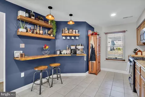 Kitchen - 24 E Oleander Dr, Mount Laurel, NJ 08054 photo 2 of 3
