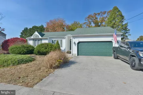 961 Olive St, Roebling, NJ 08554