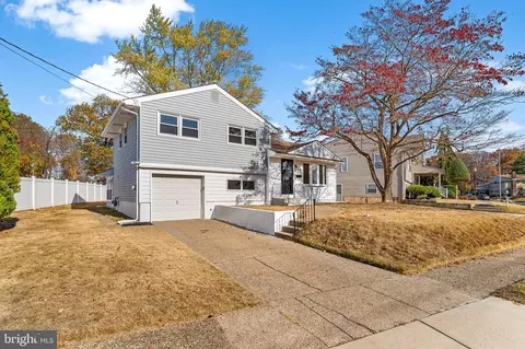 99 W Woodcrest Ave, Maple Shade, NJ 08052