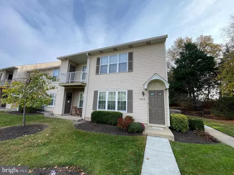 3106 B Heatherstone Ct, Mount Laurel, NJ 08054