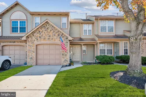 26 Claver Hill Way, Mount Laurel, NJ 08054