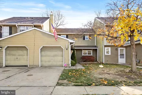 6 Lancaster Ct, Bordentown, NJ 08505