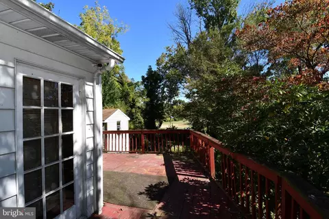 Exterior - 728 Cooper St, Beverly, NJ 08010 photo 3 of 9