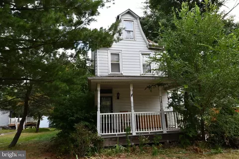 728 Cooper St, Beverly, NJ 08010