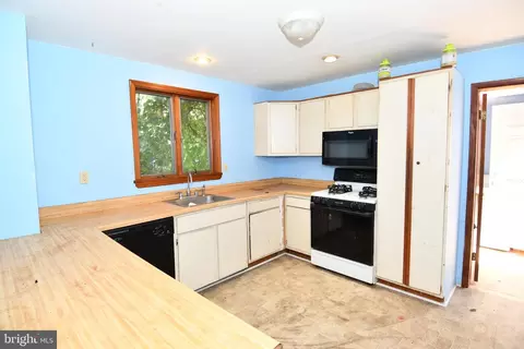 Kitchen - 728 Cooper St, Beverly, NJ 08010 photo 1 of 2