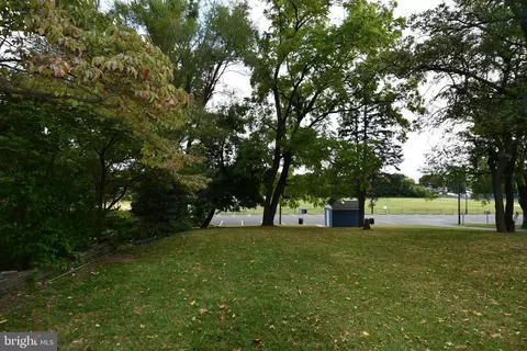 Exterior - 728 Cooper St, Beverly, NJ 08010 photo 5 of 9