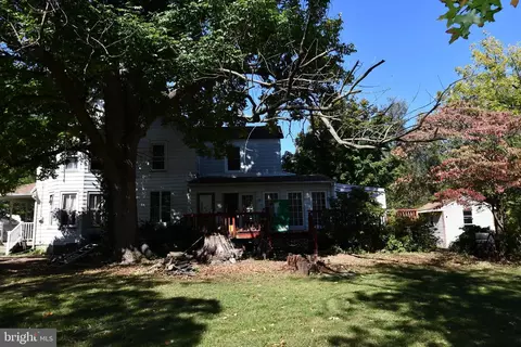 Exterior - 728 Cooper St, Beverly, NJ 08010 photo 2 of 9