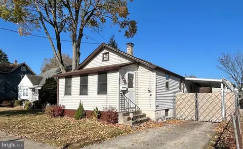 213 W Fourth St, Florence, NJ 08518